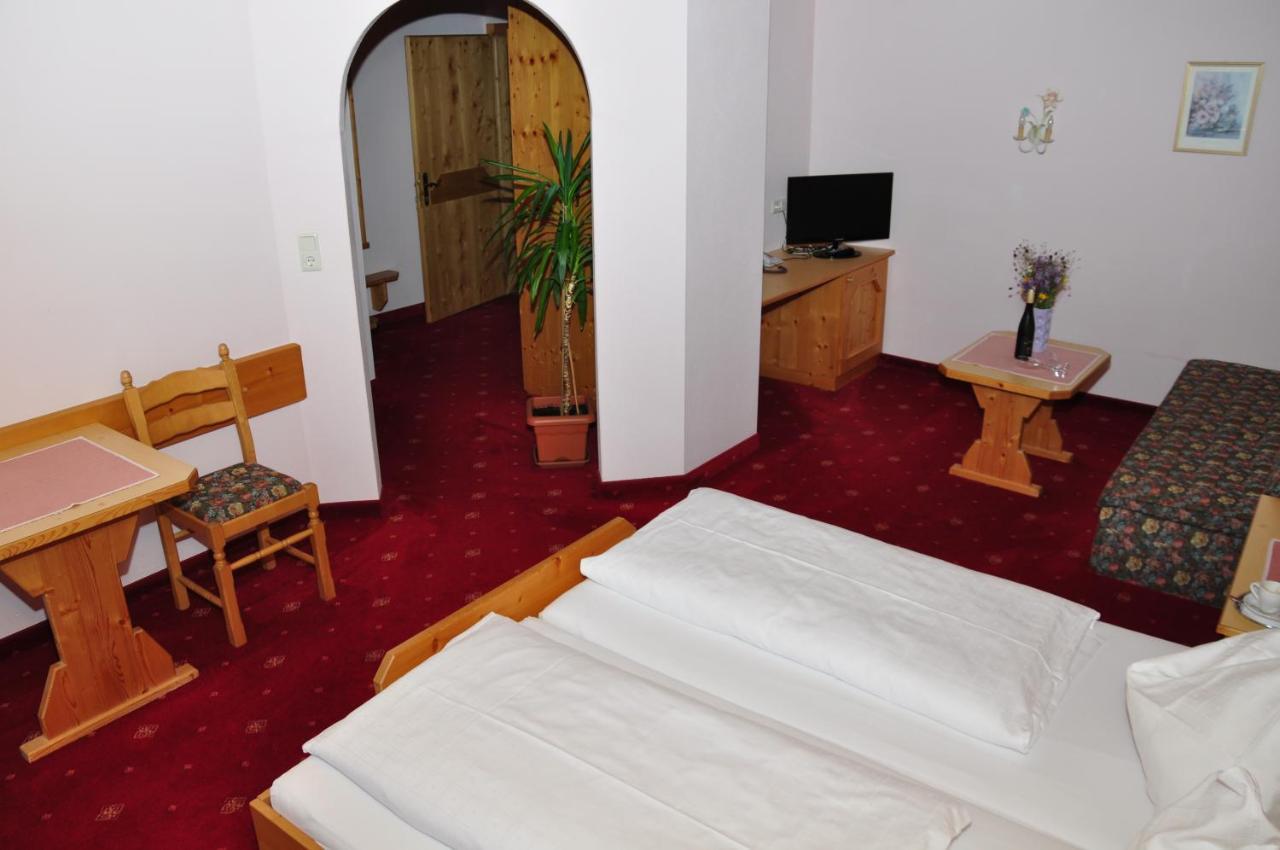 Hotel Zum Hirschen Leutasch Kamer foto
