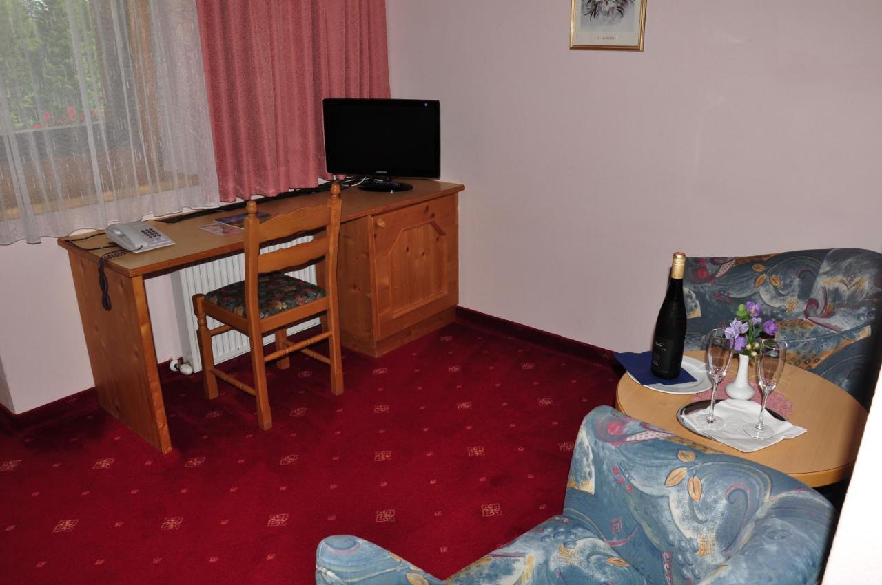 Hotel Zum Hirschen Leutasch Kamer foto