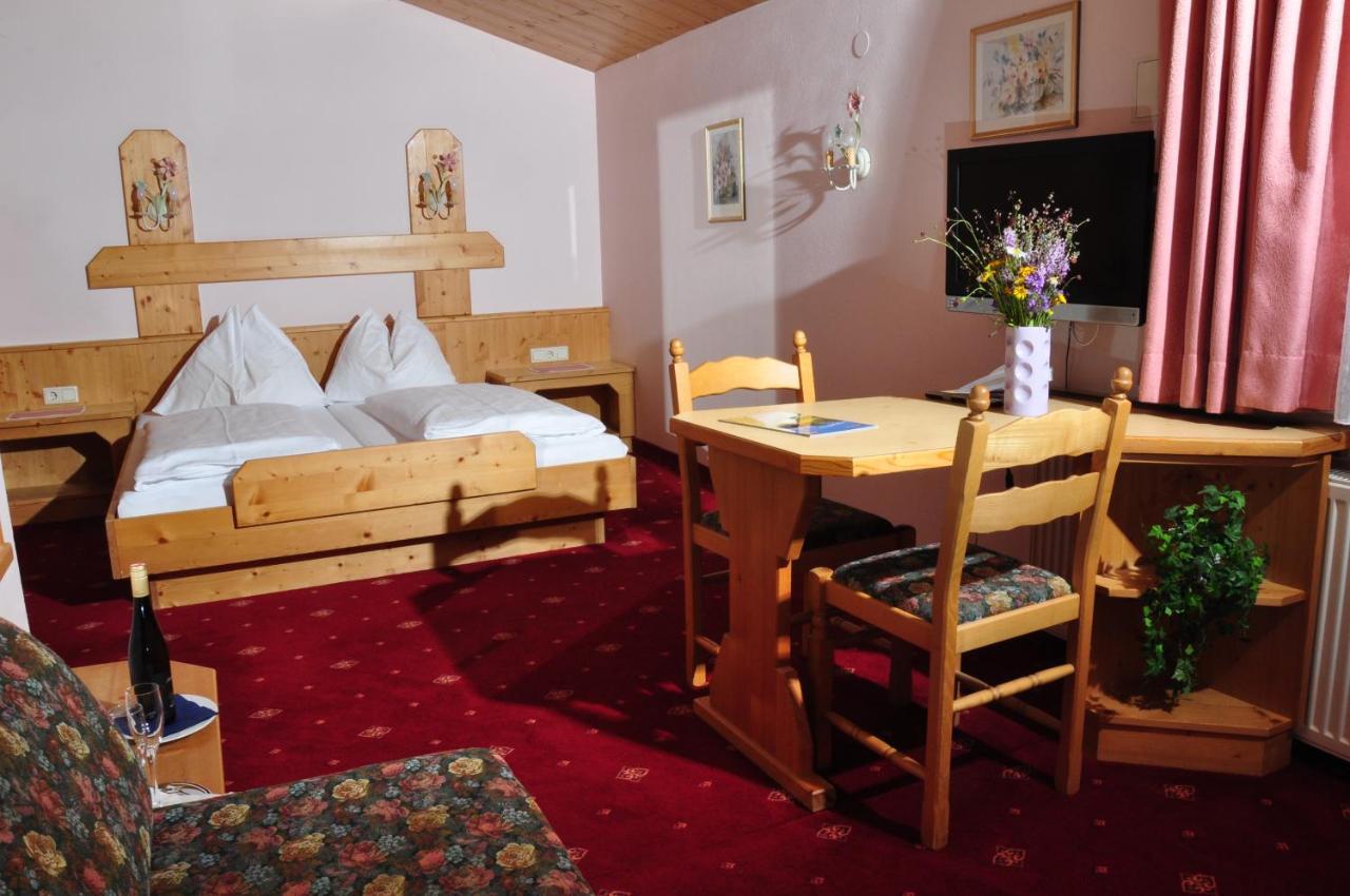 Hotel Zum Hirschen Leutasch Buitenkant foto